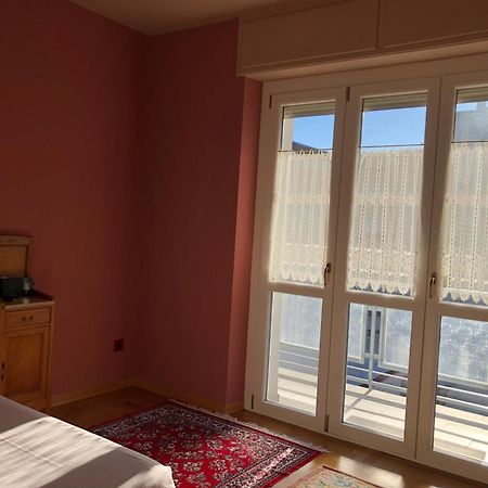 شقة Attico Chez Renee أَويستا المظهر الخارجي الصورة